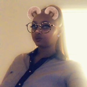 Meet your Posher, Monique